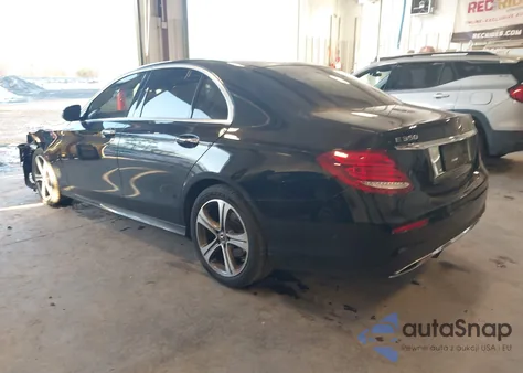 2020 Mercedes-Benz E 350 4Matic z USA, uszkodzony, nr VIN W1KZF8EB6LA802510